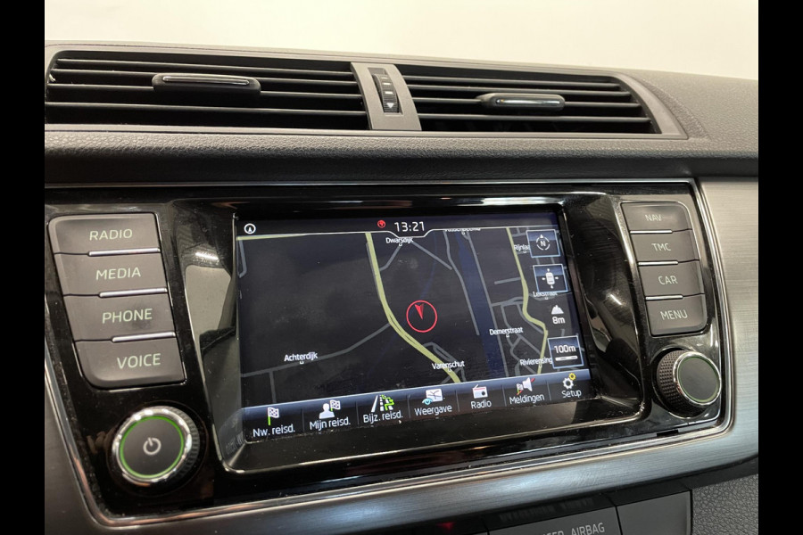 Škoda Fabia 1.0 TSI Business Edition Navigatie Apple Carplay/Android Auto Parkeersensoren achter Cruise Control Airco Lichtmetalen velgen