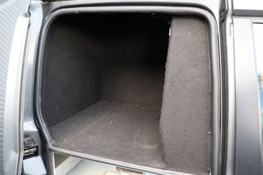 Volkswagen Caddy 2.0 TDI 150 PK L2H1 Maxi Highline | Koelwagen | L+R Schuifdeur | Bi-Xenon | ACC | Climate control | CarPlay | Navigatie | DAB | Trekhaak | Nieuwe APK | NL Auto