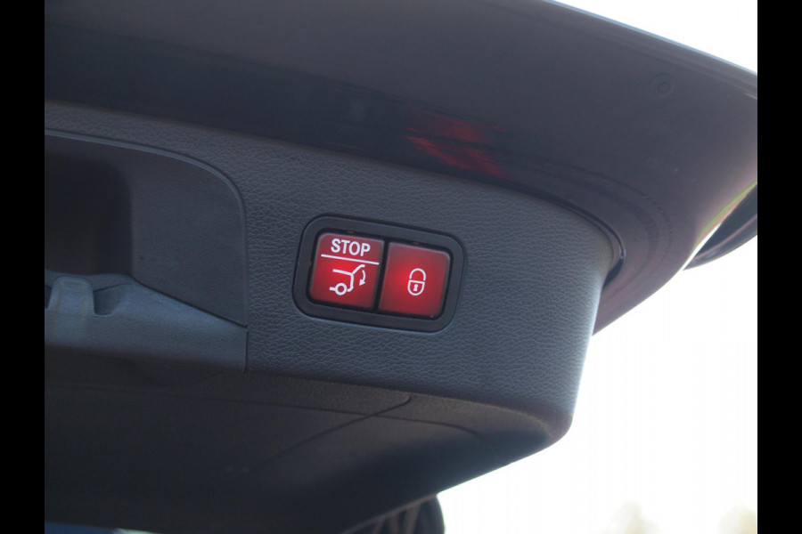 Mercedes-Benz EQC 400 4MATIC Business Solution Luxury 80 kWh | SOH 94% | Head-Up Display | Burmester Audio | 360 Camera | Schuifdak | Trekhaak |