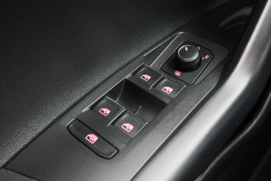 Volkswagen Polo 1.0 TSI Highline Climate, Apple Carplay, Stoelverwarming, Cruise, PDC, 15"