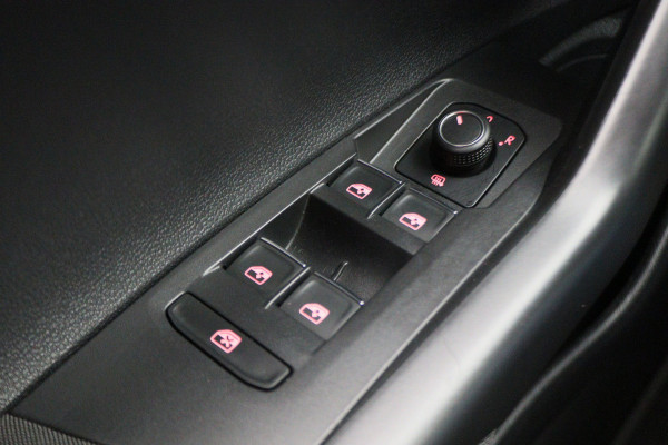 Volkswagen Polo 1.0 TSI Highline Climate, Apple Carplay, Stoelverwarming, Cruise, PDC, 15"