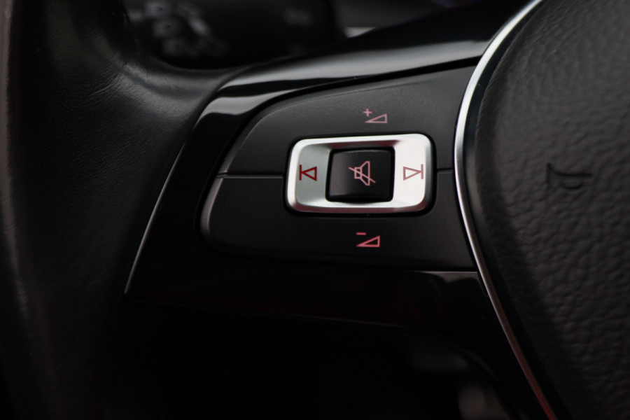 Volkswagen Polo 1.0 TSI Highline Climate, Apple Carplay, Stoelverwarming, Cruise, PDC, 15"