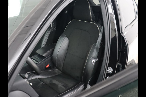 Volvo XC40 Recharge P8 AWD R Design | Stoel & stuurverwarming | Camera | Leder/Alcantara | Adaptive cruise | Keyless | Full LED | Navigatie | Harman/Kardon