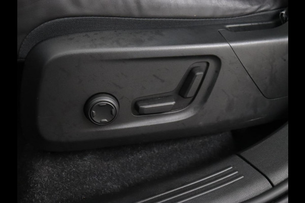 Volvo XC40 Recharge P8 AWD R Design | Stoel & stuurverwarming | Camera | Leder/Alcantara | Adaptive cruise | Keyless | Full LED | Navigatie | Harman/Kardon