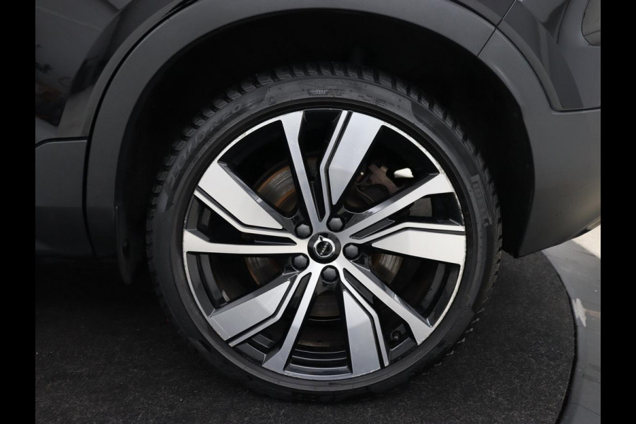 Volvo XC40 Recharge P8 AWD R Design | Stoel & stuurverwarming | Camera | Leder/Alcantara | Adaptive cruise | Keyless | Full LED | Navigatie | Harman/Kardon