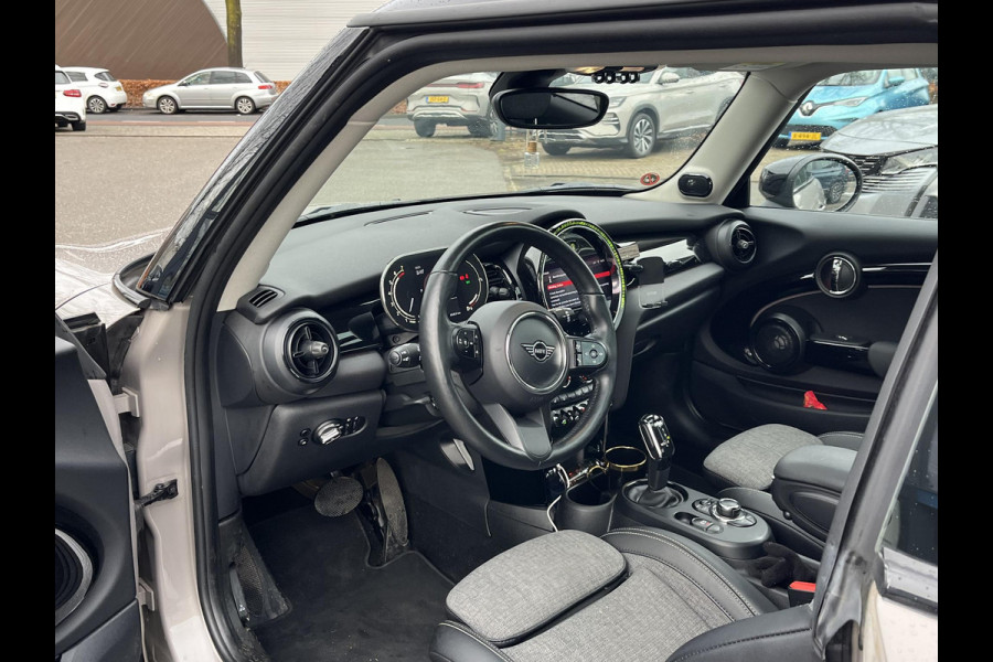 MINI Mini 2.0 Cooper S Yours 178pk Facelift! | Stuur- & stoelverwarming | Camera | Panoramadak | Adaptive Cruise Control | Harman & Kardon | Dealer onderhouden
