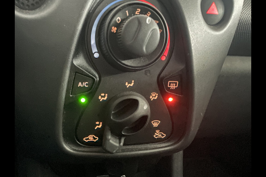 Toyota Aygo 1.0 VVT-i x-fun Airco - Bluetooth - Radio - Stuur multifunctioneel - Sportwielen 15 inch - All season banden - Elektrische ramen voor - Start/stop systeem