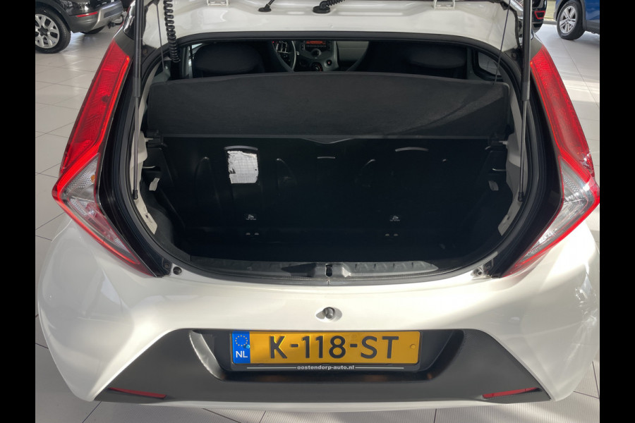 Toyota Aygo 1.0 VVT-i x-fun Airco - Bluetooth - Radio - Stuur multifunctioneel - Sportwielen 15 inch - All season banden - Elektrische ramen voor - Start/stop systeem
