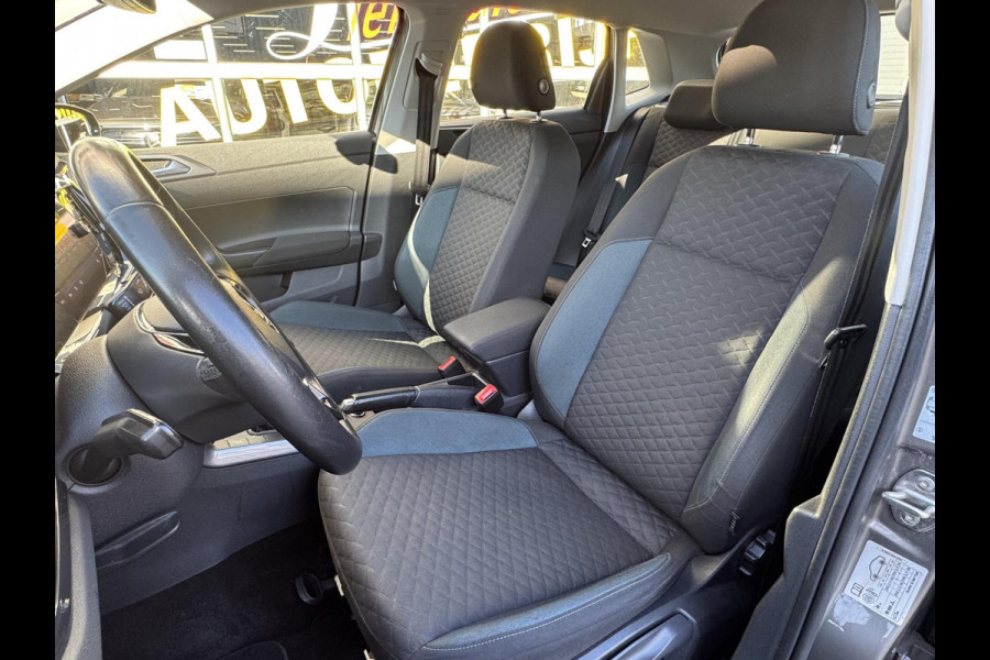Volkswagen Polo 1.0 MPI R-Line Styling - Apple CarPlay / Navigatie I Airco I PDC I Sport velgen I 87.000 KM Dealer onderhouden