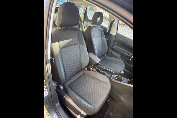 Volkswagen Polo 1.0 MPI R-Line Styling - Apple CarPlay / Navigatie I Airco I PDC I Sport velgen I 87.000 KM Dealer onderhouden