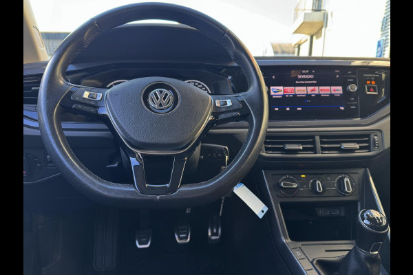 Volkswagen Polo 1.0 MPI R-Line Styling - Apple CarPlay / Navigatie I Airco I PDC I Sport velgen I 87.000 KM Dealer onderhouden