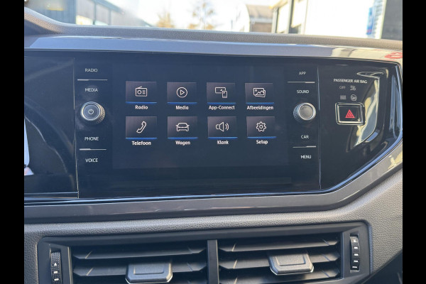 Volkswagen Polo 1.0 MPI R-Line Styling - Apple CarPlay / Navigatie I Airco I PDC I Sport velgen I 87.000 KM Dealer onderhouden