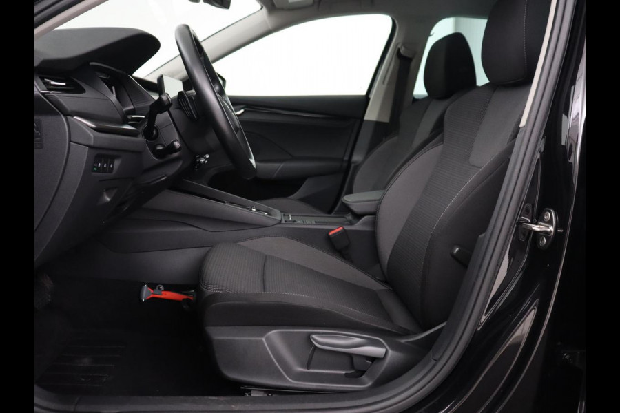 Škoda Octavia 1.4 TSI iV PHEV Business Edition | Stoelverwarming | Adaptive cruise | Carplay | Keyless | Navigatie | Parkeerhulp | Full LED | Digital Cockpit | Climate control | Bluetooth | Plug In