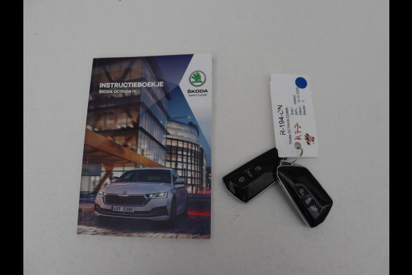 Škoda Octavia 1.4 TSI iV PHEV Business Edition | Stoelverwarming | Adaptive cruise | Carplay | Keyless | Navigatie | Parkeerhulp | Full LED | Digital Cockpit | Climate control | Bluetooth | Plug In