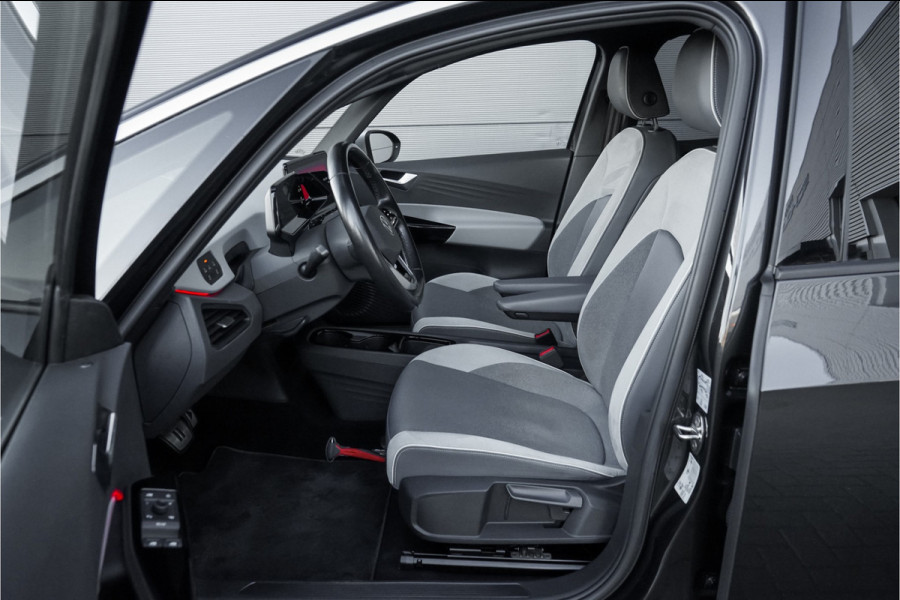 Volkswagen ID.3 First Plus 58 kWh Camera ACC Stuur&Stoelverw 19" 1e Eig BTW