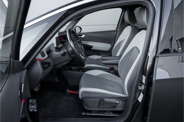 Volkswagen ID.3 First Plus 58 kWh Camera ACC Stuur&Stoelverw 19" 1e Eig BTW