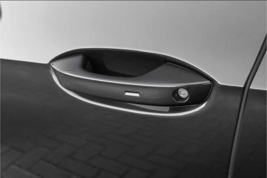 Volkswagen ID.3 First Plus 58 kWh Camera ACC Stuur&Stoelverw 19" 1e Eig BTW