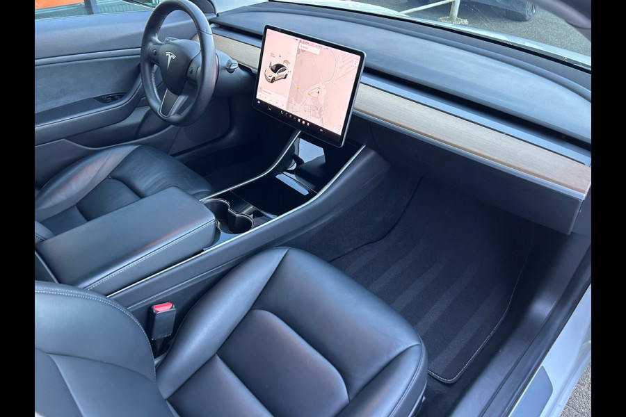 Tesla Model 3 Standard RWD Plus 60 kWh Trekhaak (1.000kg) Rijklaarprijs!