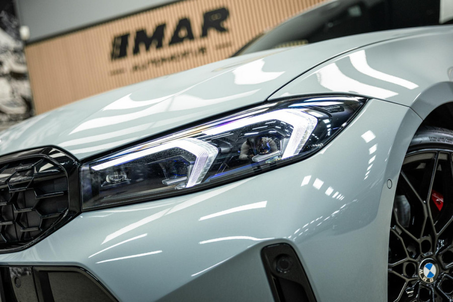 BMW 3-serie M340i xDrive | M-Performance Pack | M-stoelen | Head-Up | Carbon inleg | 20'' velgen | Sportstuur |