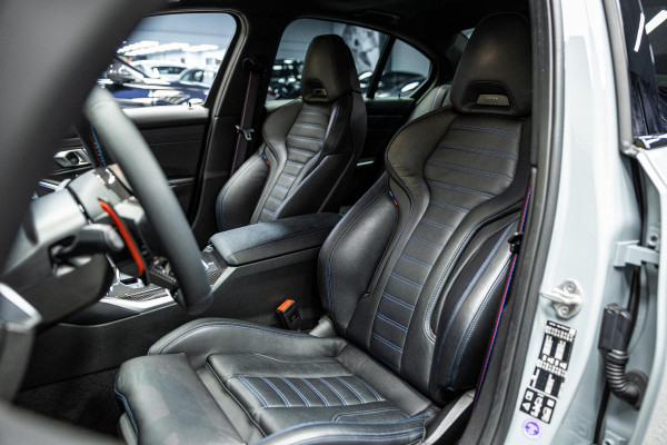 BMW 3-serie M340i xDrive | M-Performance Pack | M-stoelen | Head-Up | Carbon inleg | 20'' velgen | Sportstuur |
