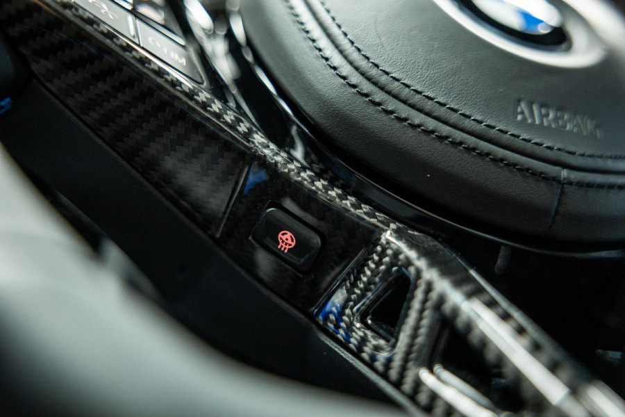 BMW 3-serie M340i xDrive | M-Performance Pack | M-stoelen | Head-Up | Carbon inleg | 20'' velgen | Sportstuur |