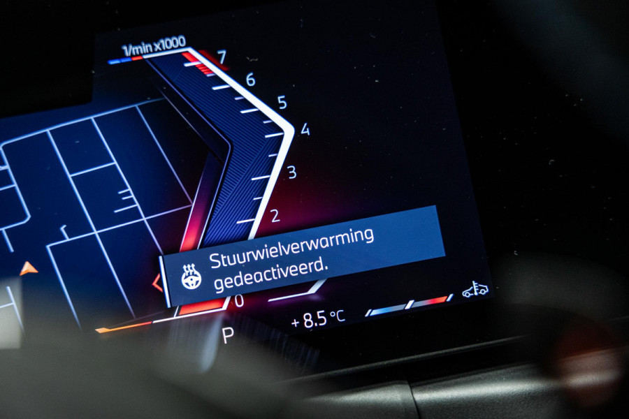 BMW 3-serie M340i xDrive | M-Performance Pack | M-stoelen | Head-Up | Carbon inleg | 20'' velgen | Sportstuur |