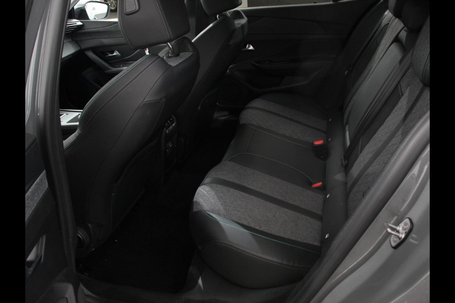 Peugeot 408 1.2 PureTech Allure 130 pk Automaat DEMO ! Navigatie Apple Carplay/Android Auto Airco Camera Parkeer sensoren Cruise Control Led Lichtmetalen Velgen Stoelverwarming