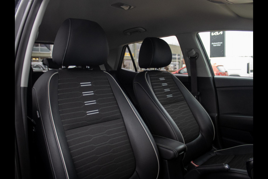 Kia Stonic 1.0 T-GDi MHEV GT-Line | Stoel en stuurverwarming | Navi | PDC |