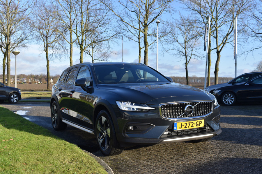 Volvo V60 Cross Country T5 AWD 250PK Automaat Pro | ACC | BLIS | H&K | Leder | Stuurverwarming | Leder |