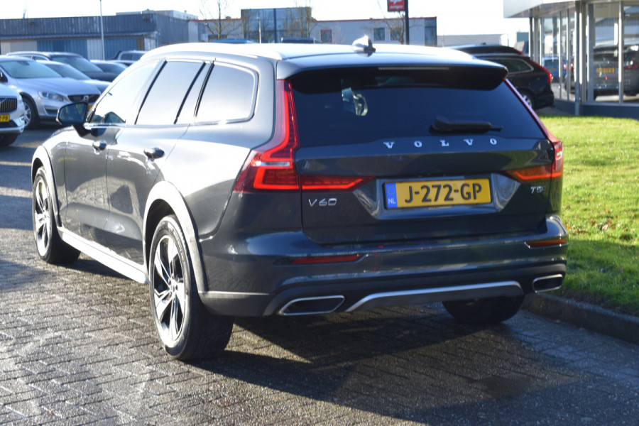 Volvo V60 Cross Country T5 AWD 250PK Automaat Pro | ACC | BLIS | H&K | Leder | Stuurverwarming | Leder |