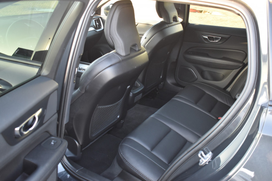 Volvo V60 Cross Country T5 AWD 250PK Automaat Pro | ACC | BLIS | H&K | Leder | Stuurverwarming | Leder |