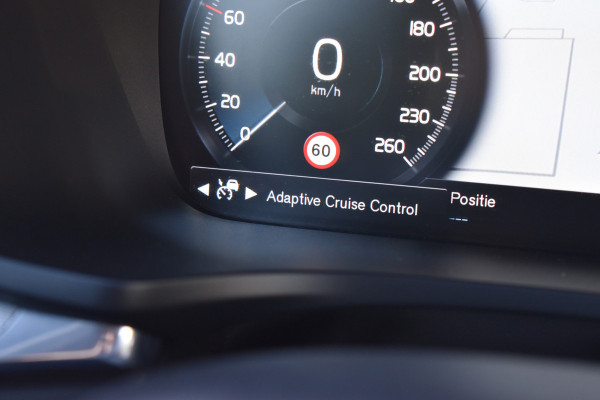 Volvo V60 Cross Country T5 AWD 250PK Automaat Pro | ACC | BLIS | H&K | Leder | Stuurverwarming | Leder |