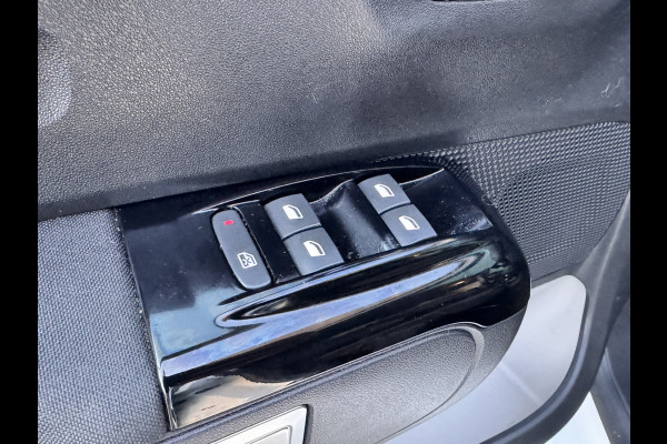 Citroën C3 1.2 PureTech Shine | Stoelverwarming | Armsteun | Camera | MEER FOTO'S VOLGEN! Apple/Android CarPlay