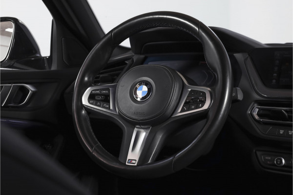 BMW 1-serie 118i 140 PK High Executive M Sport | Dig. Cockpit | Cruise | PDC | ECC | NAV + App. Connect | ECC | DAB | LM 18" |