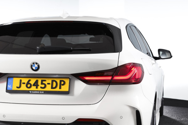 BMW 1-serie 118i 140 PK High Executive M Sport | Dig. Cockpit | Cruise | PDC | ECC | NAV + App. Connect | ECC | DAB | LM 18" |