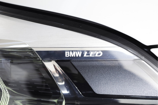 BMW 1-serie 118i 140 PK High Executive M Sport | Dig. Cockpit | Cruise | PDC | ECC | NAV + App. Connect | ECC | DAB | LM 18" |