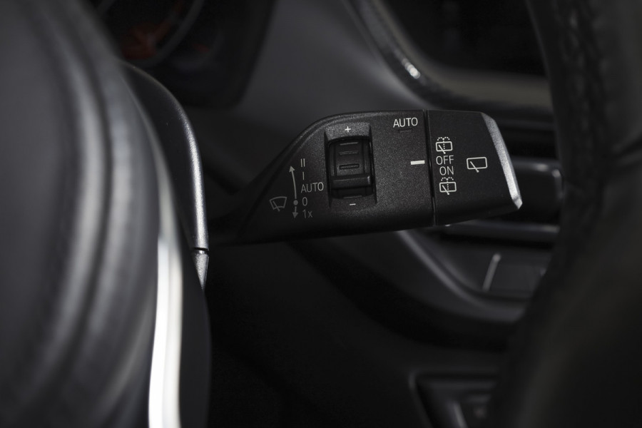 BMW 1-serie 118i 140 PK High Executive M Sport | Dig. Cockpit | Cruise | PDC | ECC | NAV + App. Connect | ECC | DAB | LM 18" |