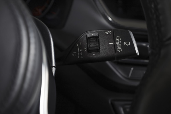 BMW 1-serie 118i 140 PK High Executive M Sport | Dig. Cockpit | Cruise | PDC | ECC | NAV + App. Connect | ECC | DAB | LM 18" |