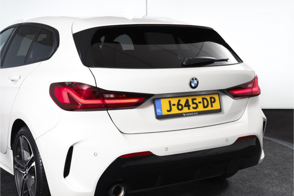 BMW 1-serie 118i 140 PK High Executive M Sport | Dig. Cockpit | Cruise | PDC | ECC | NAV + App. Connect | ECC | DAB | LM 18" |