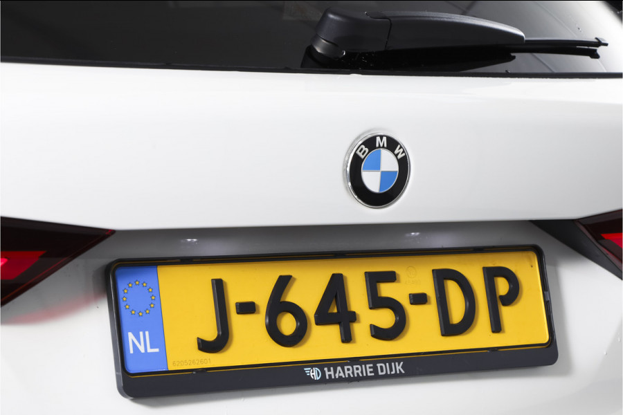 BMW 1-serie 118i 140 PK High Executive M Sport | Dig. Cockpit | Cruise | PDC | ECC | NAV + App. Connect | ECC | DAB | LM 18" |