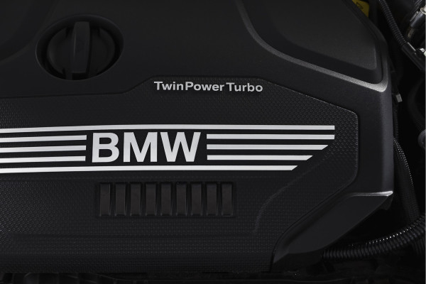 BMW 1-serie 118i 140 PK High Executive M Sport | Dig. Cockpit | Cruise | PDC | ECC | NAV + App. Connect | ECC | DAB | LM 18" |