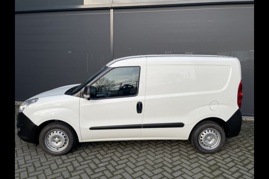 Opel Combo 1.3 CDTi L1H1 Edition Airco - Radio/ Cd speler - Elektrische ramen voor - Start/stop systeem - Tussenschot volledig - Zijschuifdeur rechts