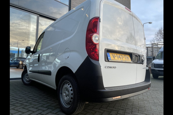 Opel Combo 1.3 CDTi L1H1 Edition Airco - Radio/ Cd speler - Elektrische ramen voor - Start/stop systeem - Tussenschot volledig - Zijschuifdeur rechts