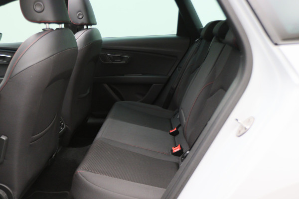 Seat Leon ST 1.5 TSI FR Ultimate Edition Panoramadak, Virtual Cockpit, Trekhaak, Keyless, Beats Audio, Camera, 18"