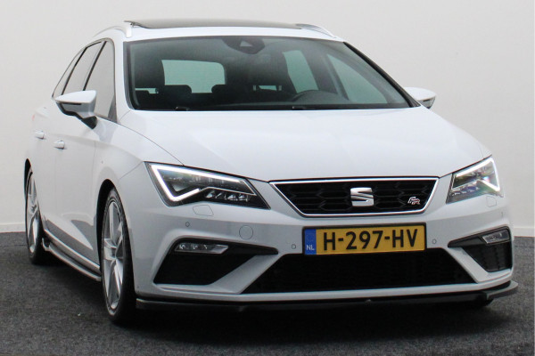Seat Leon ST 1.5 TSI FR Ultimate Edition Panoramadak, Virtual Cockpit, Trekhaak, Keyless, Beats Audio, Camera, 18"