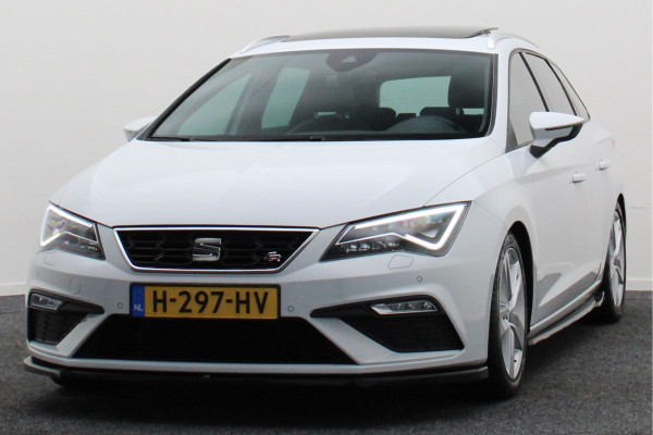 Seat Leon ST 1.5 TSI FR Ultimate Edition Panoramadak, Virtual Cockpit, Trekhaak, Keyless, Beats Audio, Camera, 18"