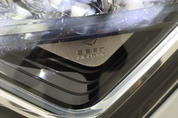 Seat Leon ST 1.5 TSI FR Ultimate Edition Panoramadak, Virtual Cockpit, Trekhaak, Keyless, Beats Audio, Camera, 18"