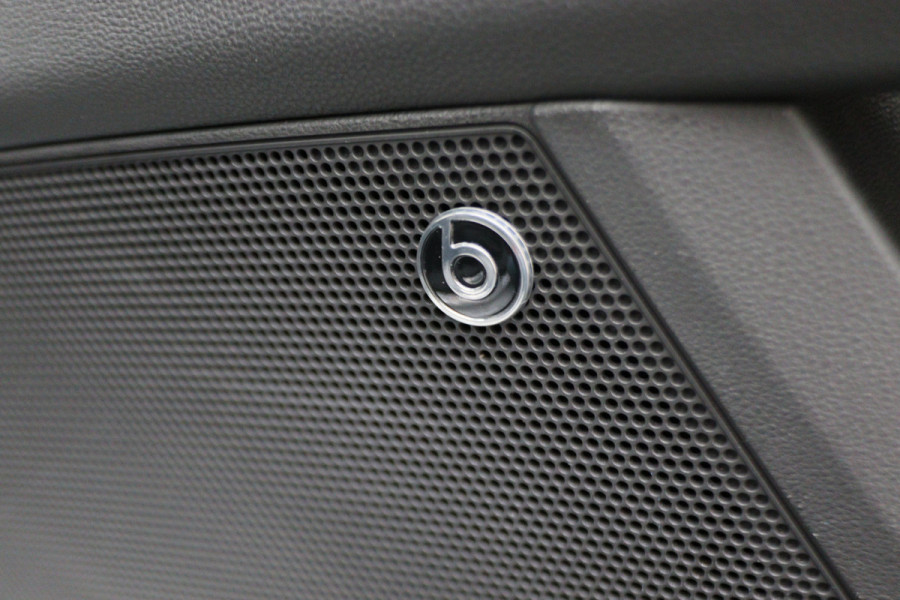 Seat Leon ST 1.5 TSI FR Ultimate Edition Panoramadak, Virtual Cockpit, Trekhaak, Keyless, Beats Audio, Camera, 18"