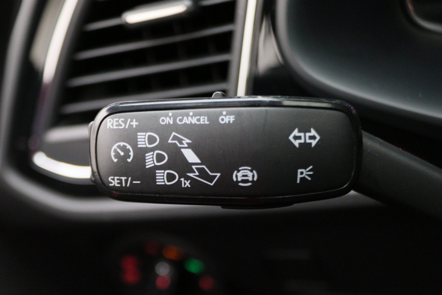 Seat Leon ST 1.5 TSI FR Ultimate Edition Panoramadak, Virtual Cockpit, Trekhaak, Keyless, Beats Audio, Camera, 18"