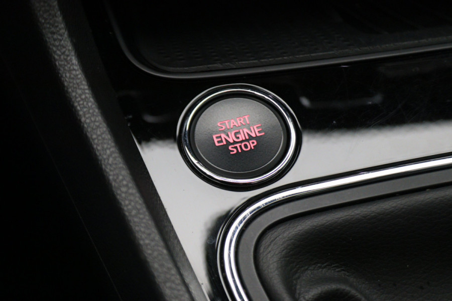 Seat Leon ST 1.5 TSI FR Ultimate Edition Panoramadak, Virtual Cockpit, Trekhaak, Keyless, Beats Audio, Camera, 18"